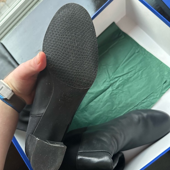 Stuart Weitzman - Picture 7 of 8